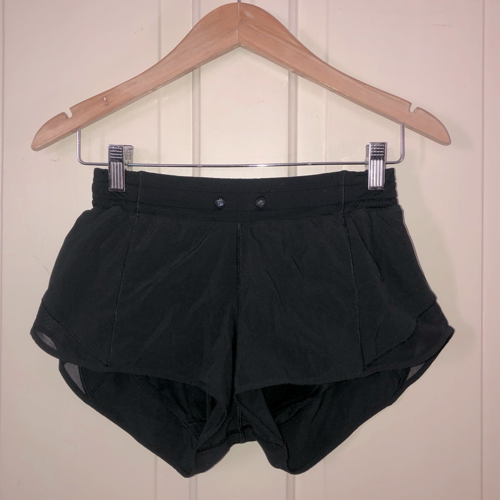 Lululemon Hotty Hot Low Rise Lined Short Black Size 4